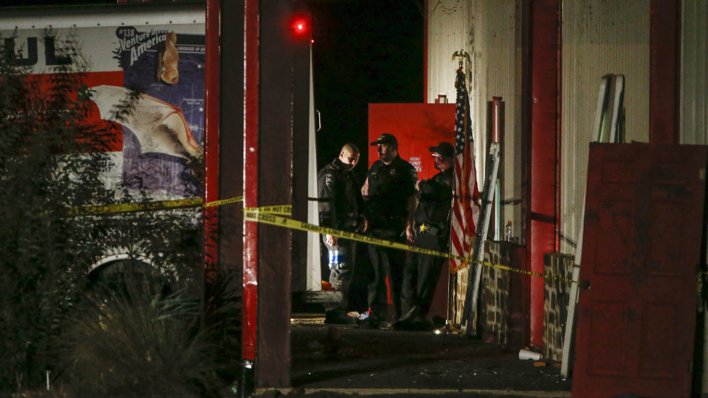 U pucnjavi u Teksasu ubijeno dvoje, ranjeno 14 osoba 1