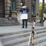 Opozicioni odbornik "čekao" gradonačelnika Niša ispred gradske kuće 11