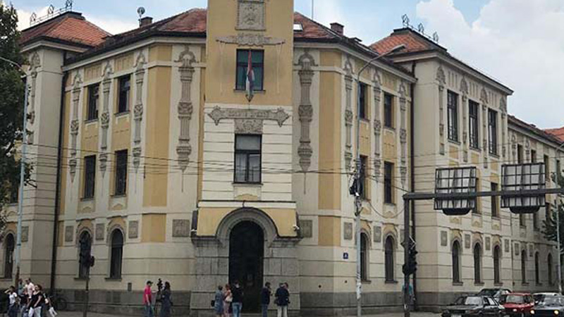 Počelo saslušanje osumnjičenih za napad na studenta zbog antifašističke majice u Nišu 1