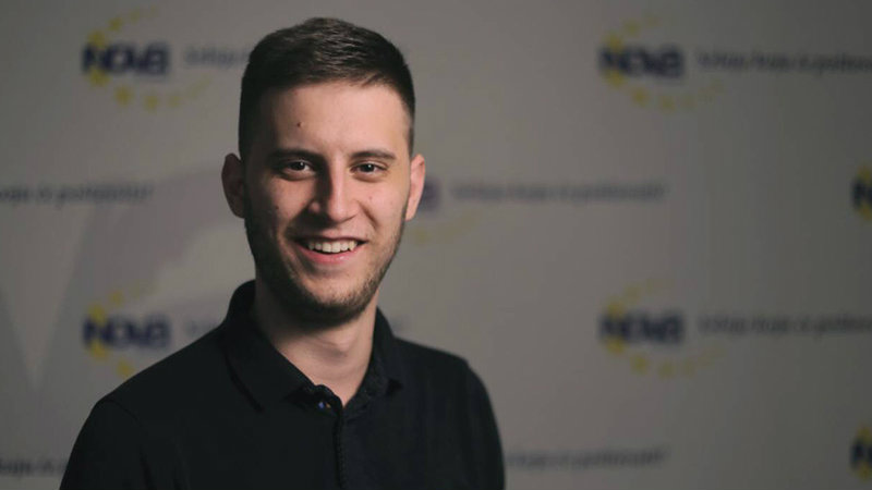 Iz "Ajmo ljudi" složno: Prvo sačekati da se završi ovaj izborni proces, pa onda stav o prevremenim izborima 2 Iz "Ajmo ljudi" složno: Prvo sačekati da se završi ovaj izborni proces, pa onda stav o prevremenim izborima 2