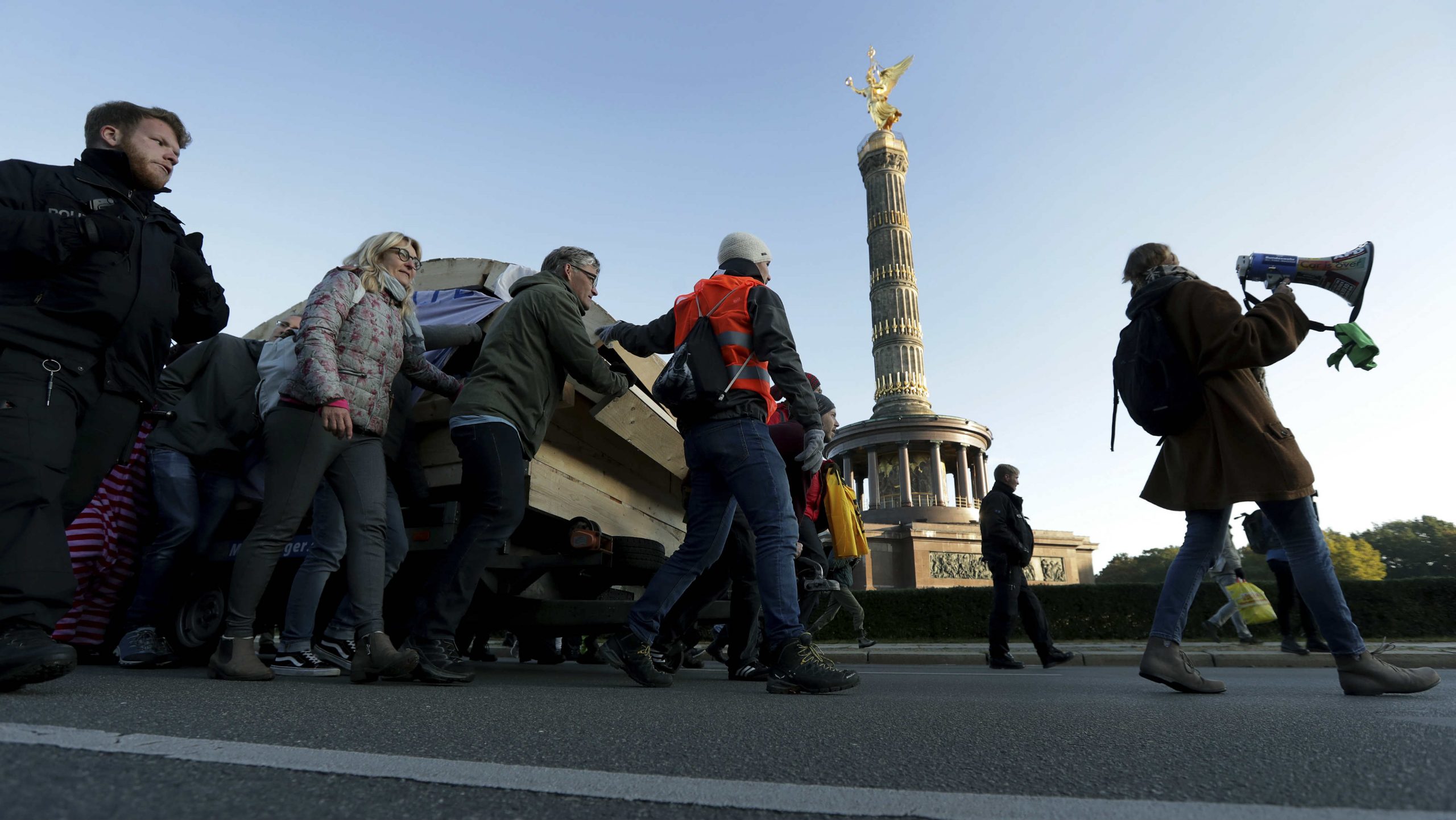 Demonstranti za očuvanje klime blokirali ulice u Berlinu, Amsterdamu, Londonu 1