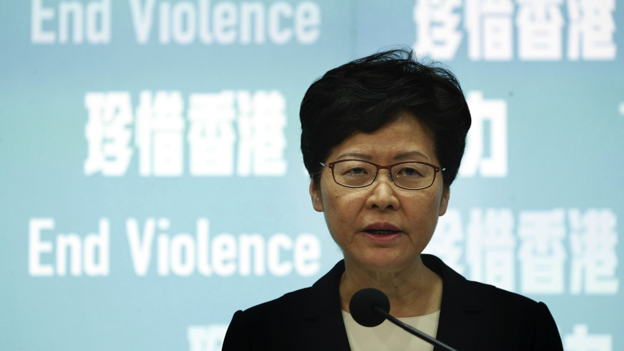 Predsednica Vlade Hongkonga zabranila nošenje maski 1