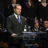 Medvedev objasnio zašto je podneo ostavku 8