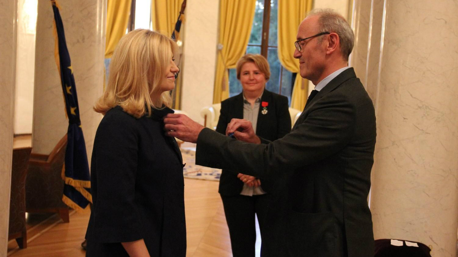 Francuski ambasador odlikovao Zagorku Dolovac i Gordanu Janićijević 1