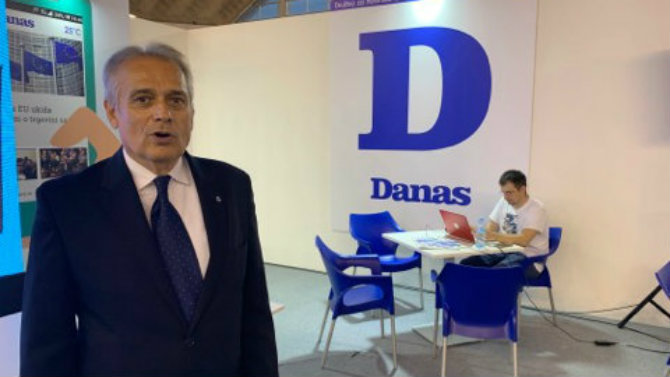 Aleksandar Gajović posetio štand lista Danas 1