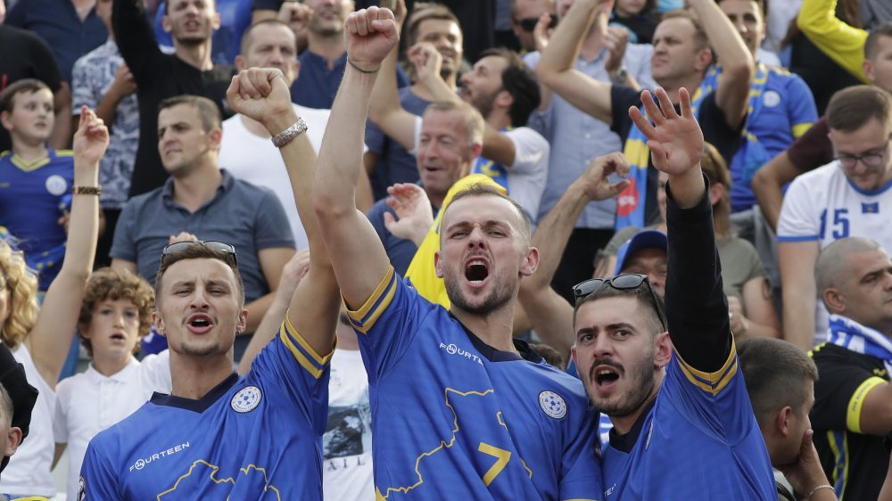 Češka policija zbog napada na kosovske navijače uhapsila 10 čeških navijača 1