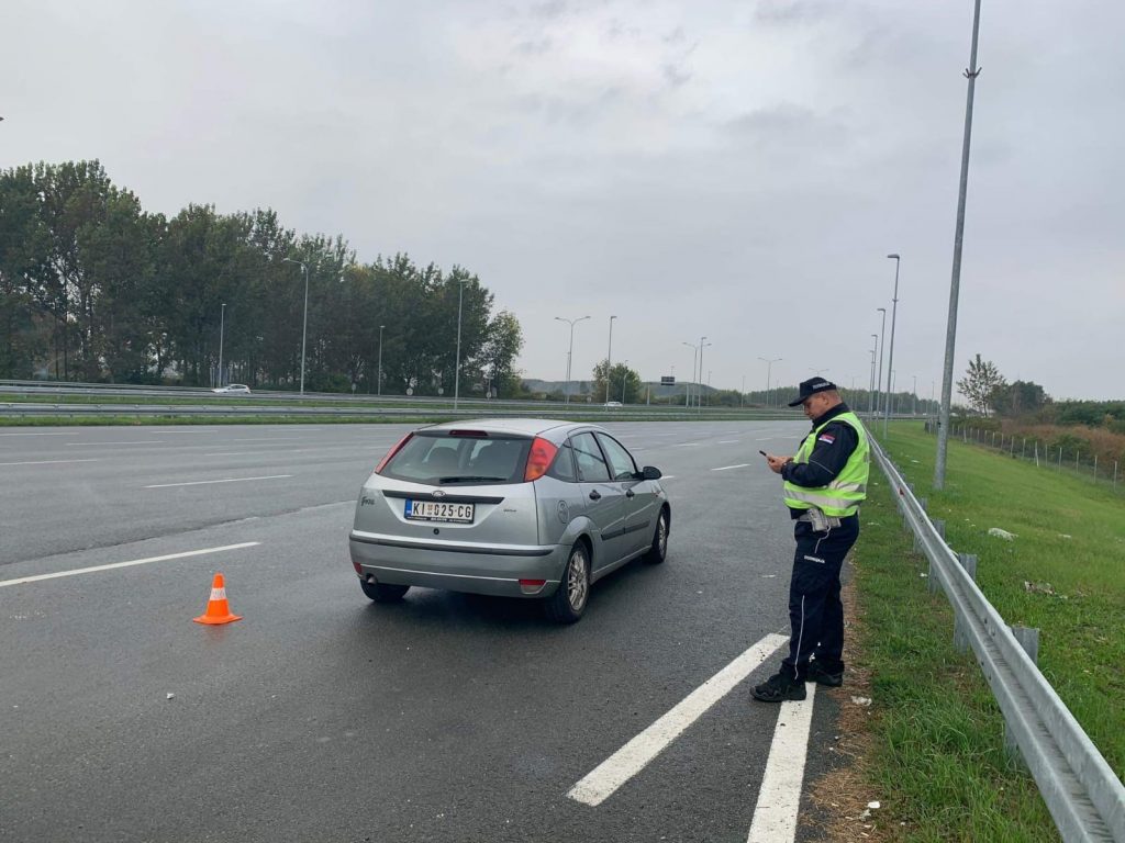 DSS: Policija pustila omladince DSS zbog plakata protiv Edija Rame 2