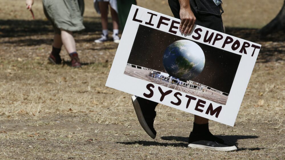 Počela "prolećna pobuna": Ekološki protesti se šire svetom (FOTO) 10 Počela "prolećna pobuna": Ekološki protesti se šire svetom (FOTO) 10