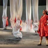 Umetnost ukazuje na nedostatke u društvu 7