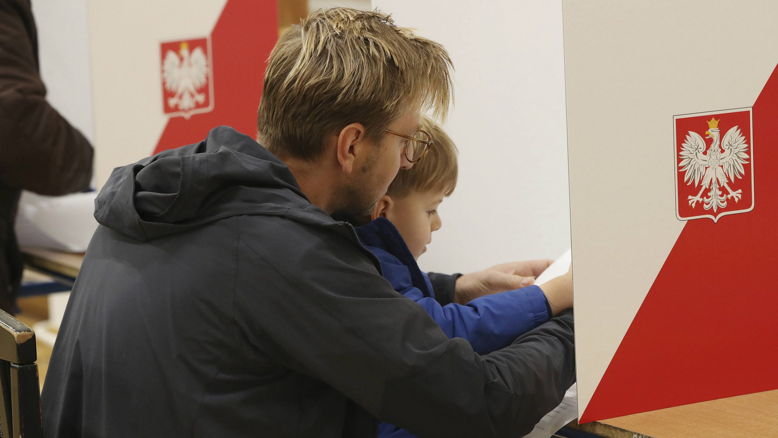 Podeljena Poljska danas bira novi parlament 1