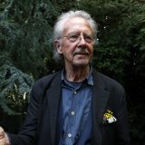 U BiH i na Kosovu nezadovoljstvo zbog Nobelove nagrade Peteru Handkeu 4