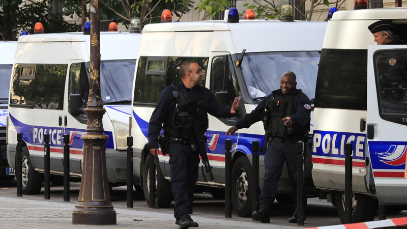 Francuski premijer uvodi nove mere u policiji posle ubistva u Parizu 1