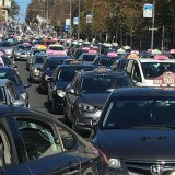 Taksisti nakon sastanka sa Vučićem prekidaju protest 1