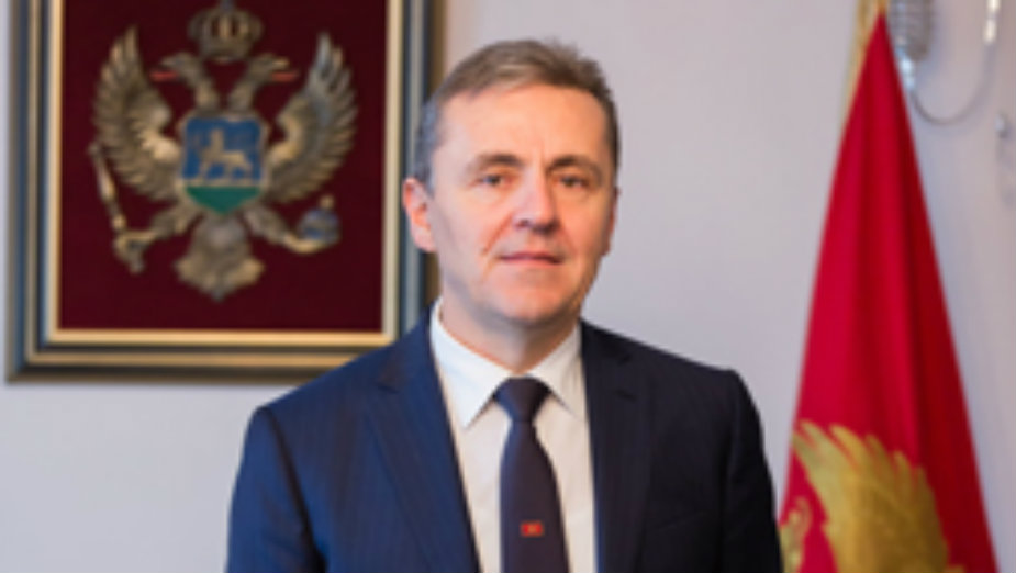 U Crnoj Gori za novorođenčad 400 evra 1