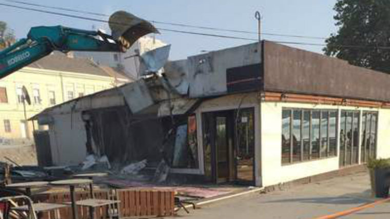 Srušena kafana "Promaja" 1