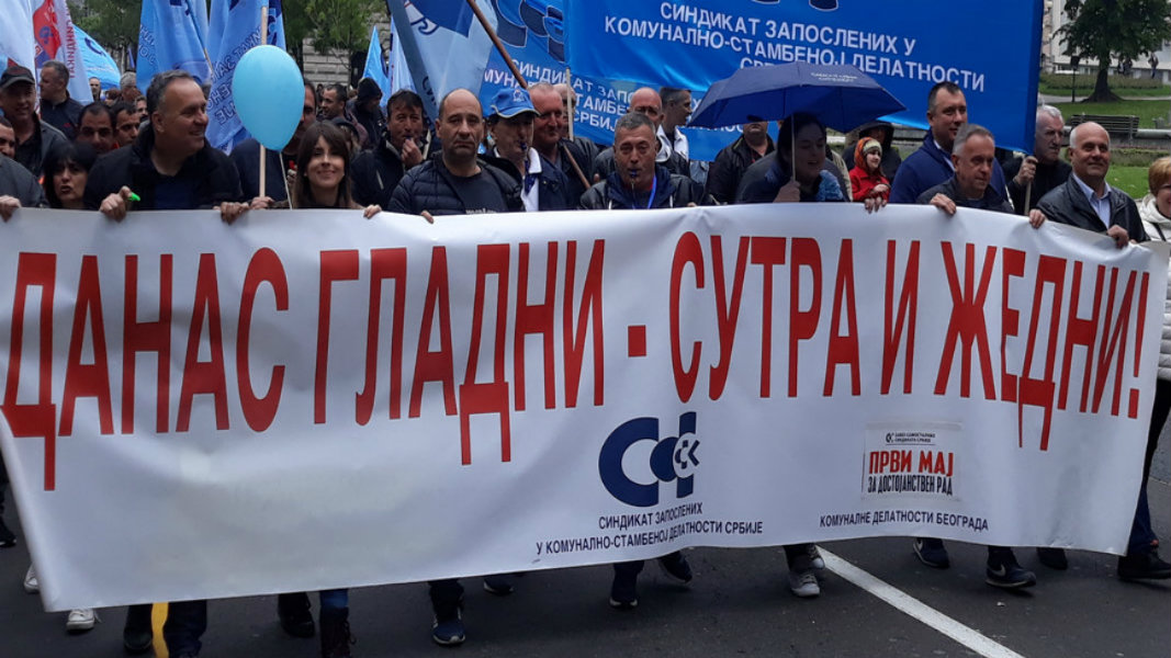 Protest komunalaca 7. novembra ispred Vlade 1