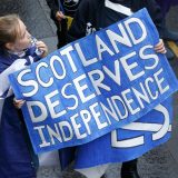Nekoliko hiljada ljudi u Edinburgu na demonstracijama za nezavisnost Škotske 1