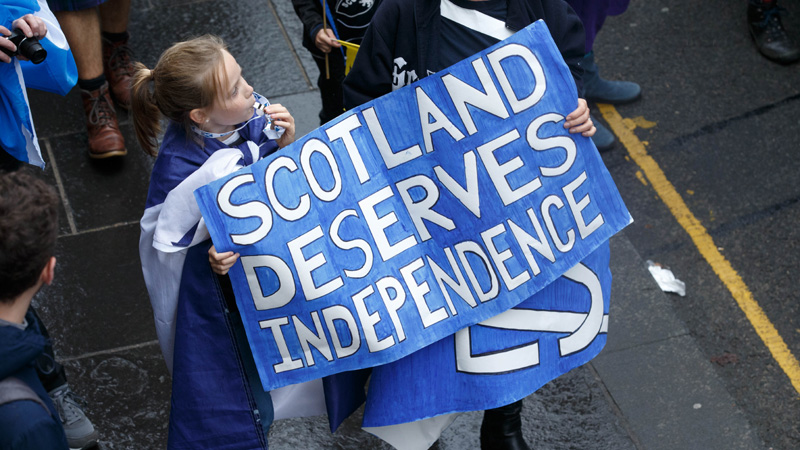 Nekoliko hiljada ljudi u Edinburgu na demonstracijama za nezavisnost Škotske 1