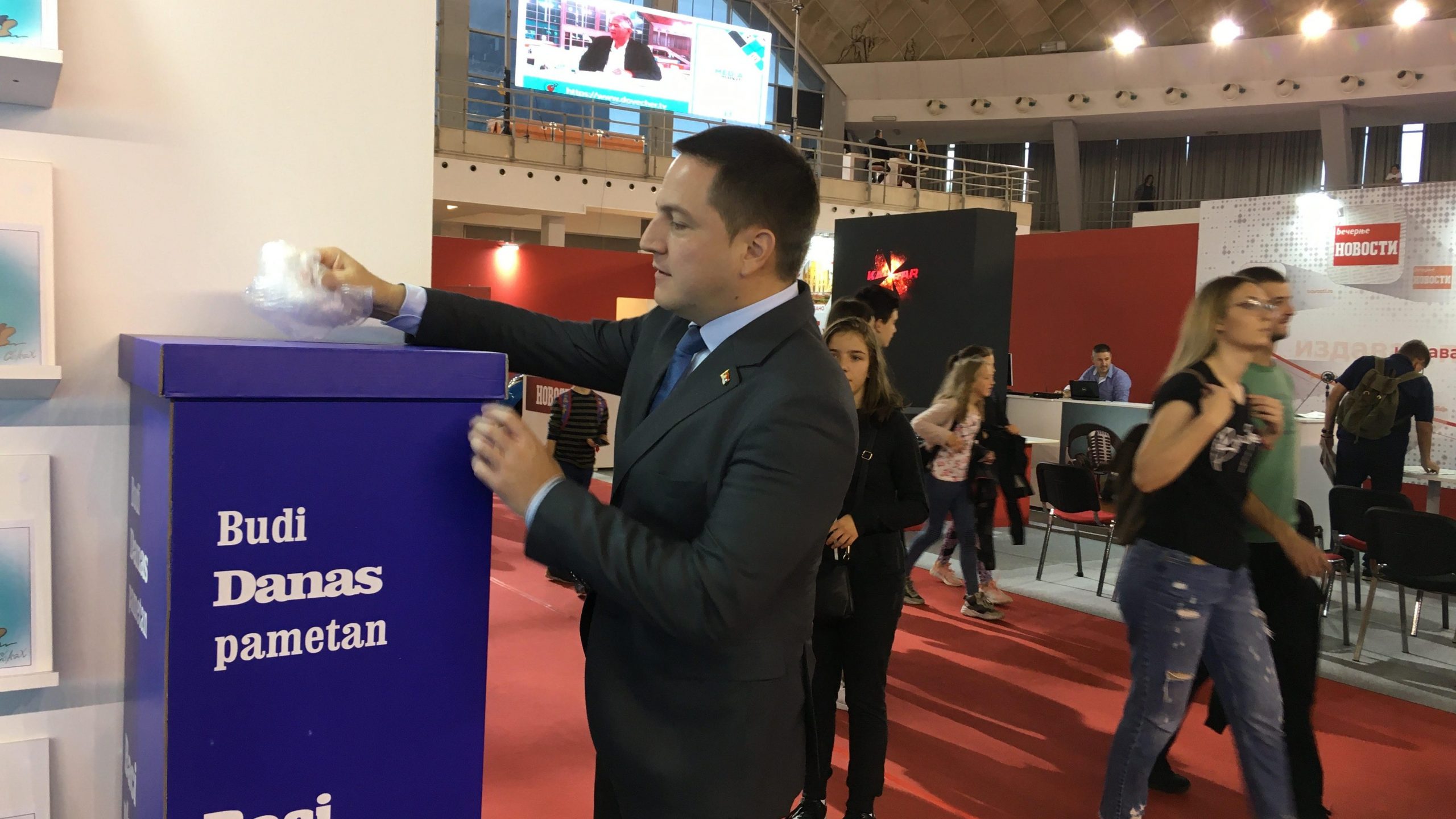 Ružić učestvovao u ekološkoj akciji na štandu Danasa 1