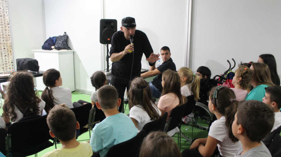 Dečiji idoli na okupu 1