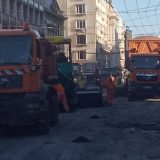 Radnici skidaju asfalt u Vasinoj ulici 3