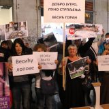 Promocija Vesićeve knjige o Beogradu uz povike "Vesiću, lopove", građani jurili za njim (VIDEO) 2