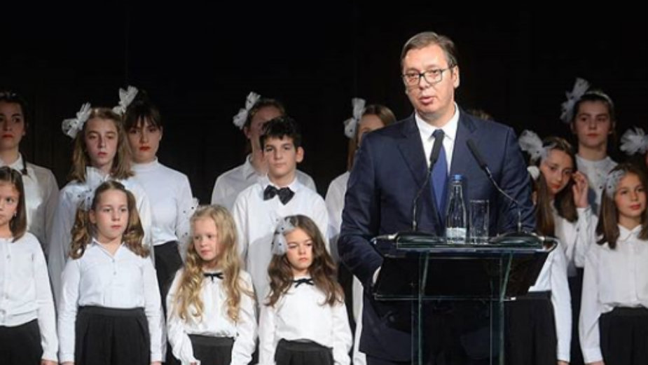 Vučić: Zaposlenima u kulturi veće zarade za 10 odsto 1