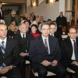 Pred Malovićem stoje mirno svi funkcioneri Banata 6