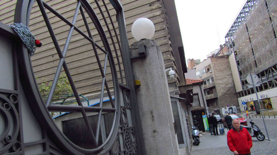 Sinagoga i dalje pod "okupacijom" 1