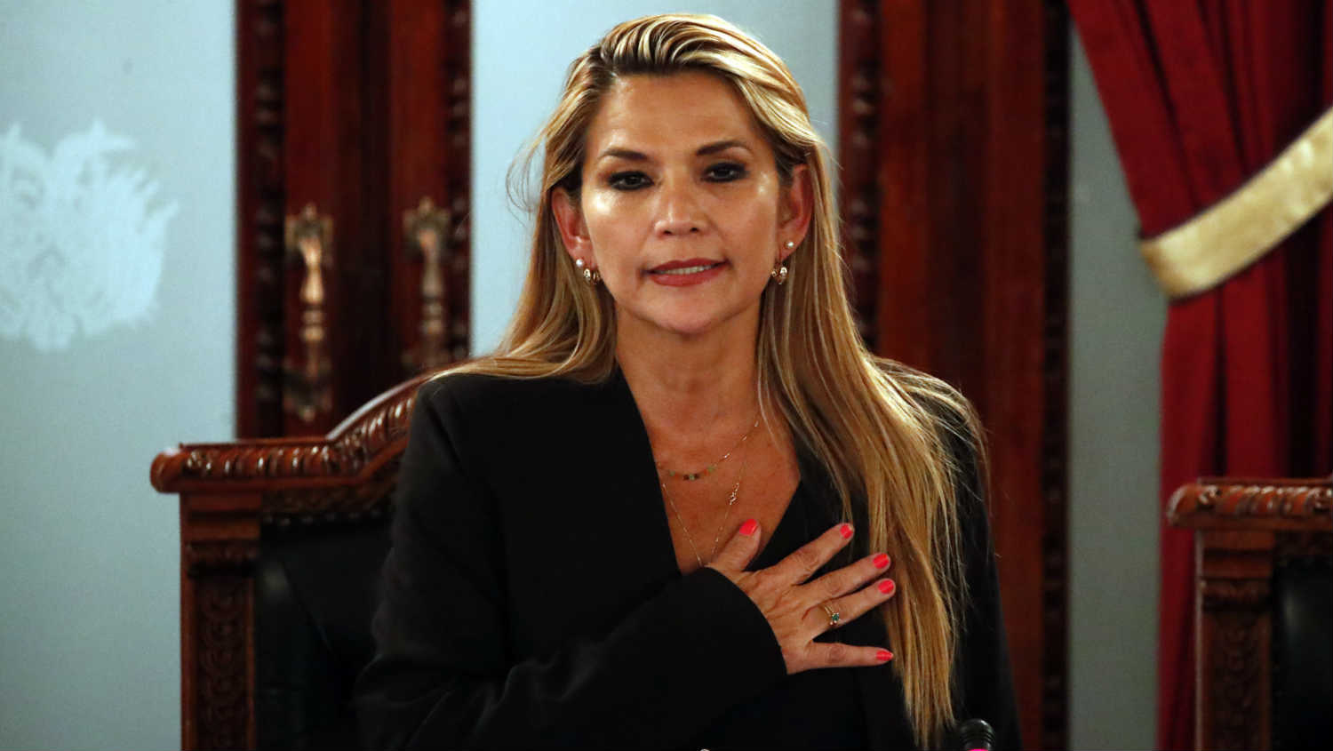 Henin Anjes Čaves: Ponosna hrišćanka 1