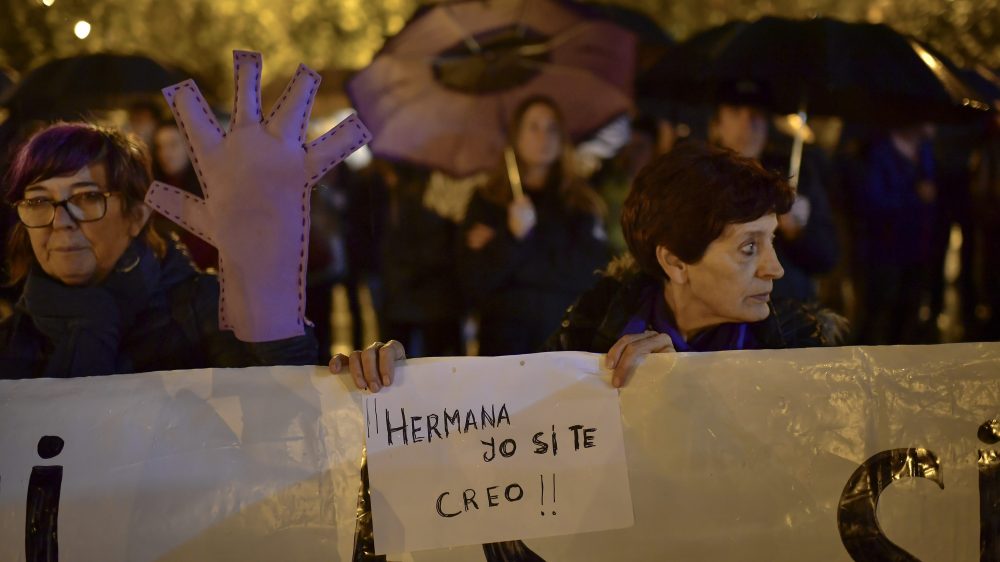 Protesti širom Španije zbog presude za grupno silovanje nesvesne devojčice 1