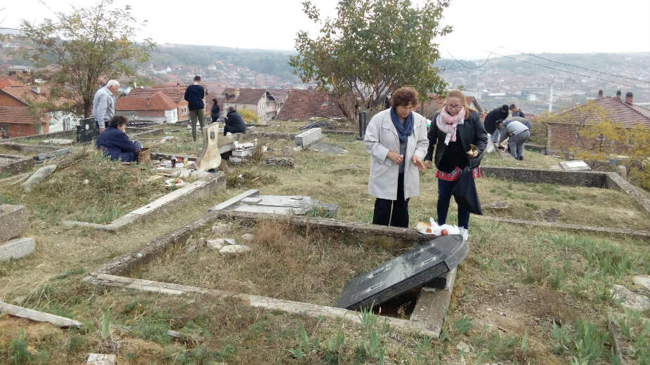 Mitrovske zadušnice u Orahovcu 1