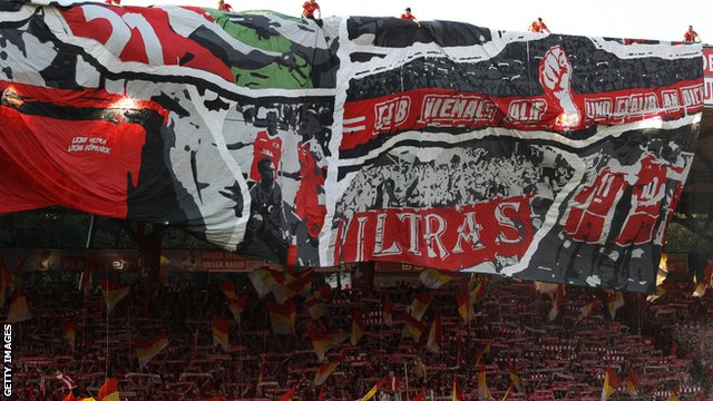 Union Berlin: Klub za koji su navijači davali krv i sami gradili stadion 2 FC Union fans