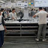 Privrednici satima čekali ispred sudova za potvrde 13