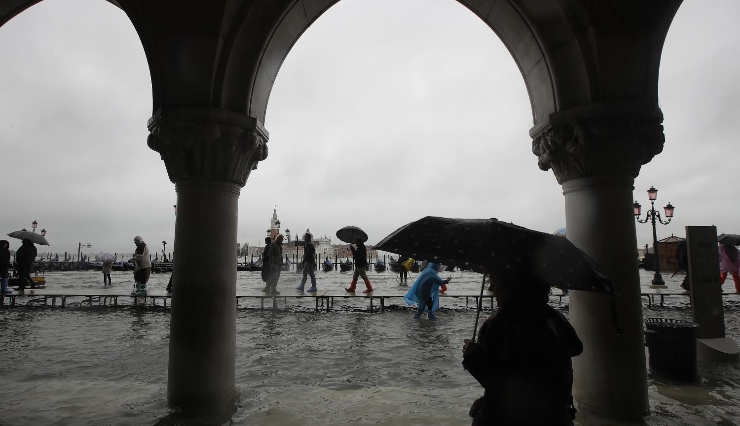 Voda u Veneciji dostila 127 centimetara (FOTO/VIDEO) 4