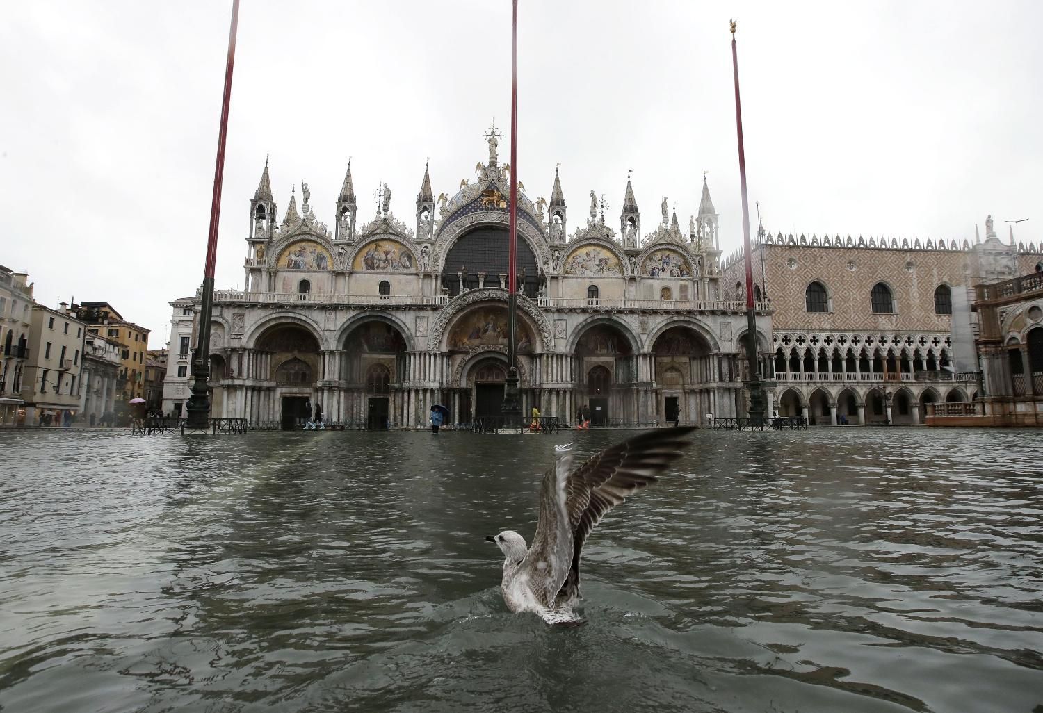 Veneciji preti još veći talas plime 1