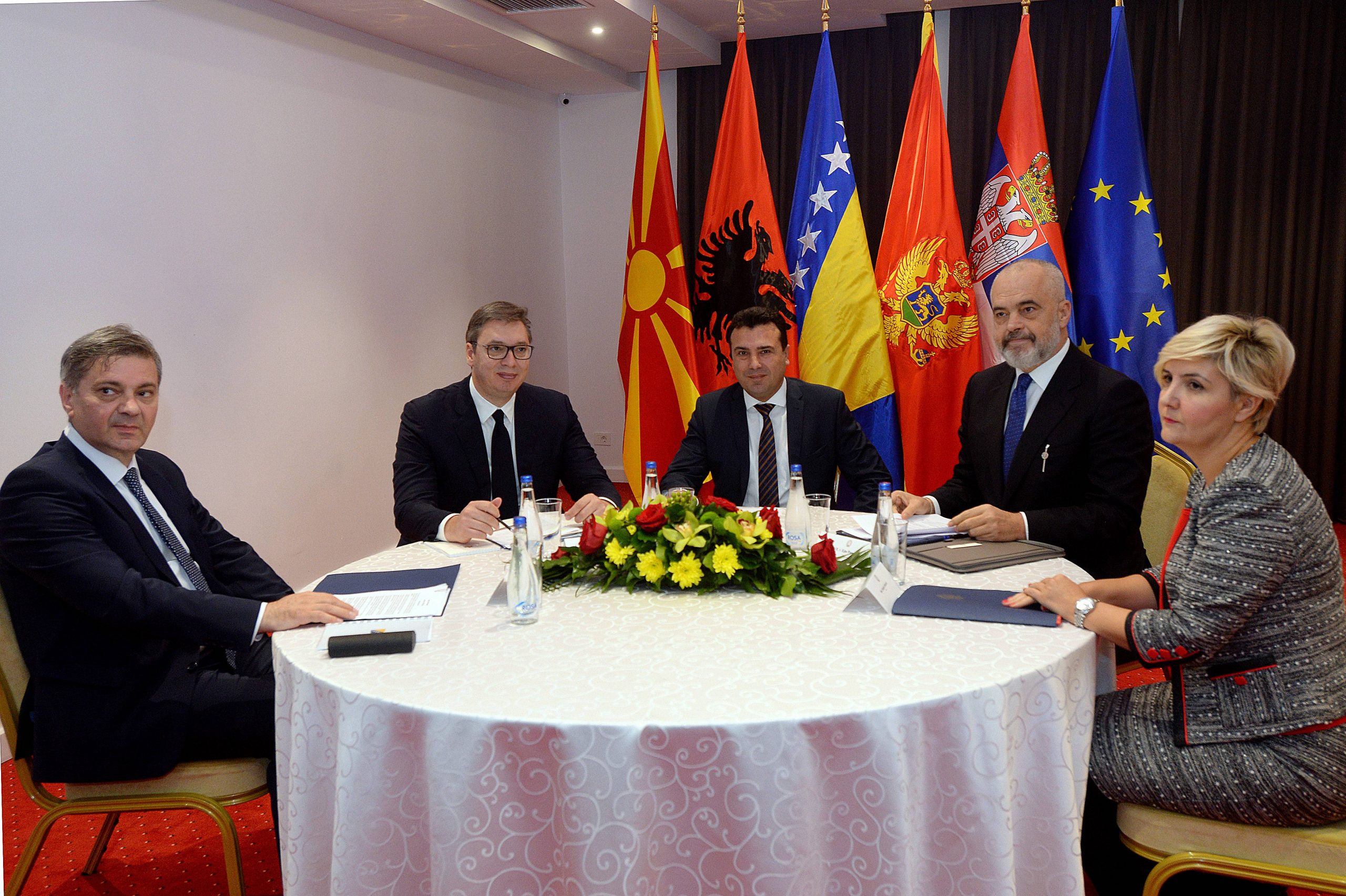 Nemačka diplomatkinja: Na Balkanu hibridne demokratije i mafijaške države 1