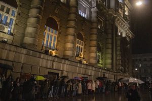 Ne da(vi)mo Beograd formirala 'živi lanac' oko zgrade Vlade Srbije 2