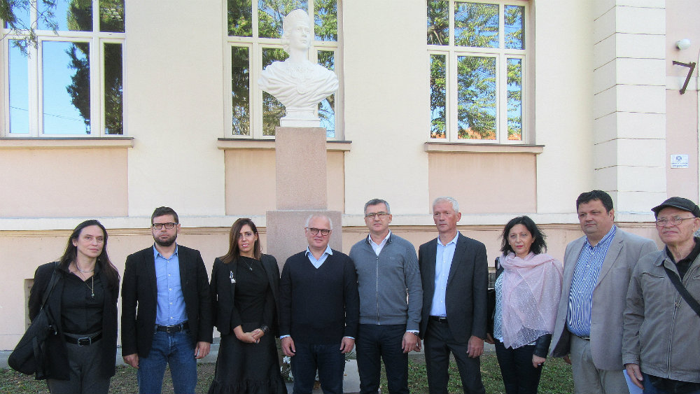 Ispred Regionalnog centra za talente otkrivena bista kraljice Marije 1