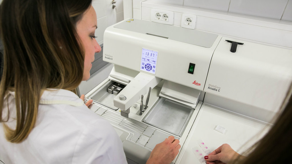 Donacija dijagnostičkog aparata Institutu za majku i dete "Dr Vukan Čupić" 1