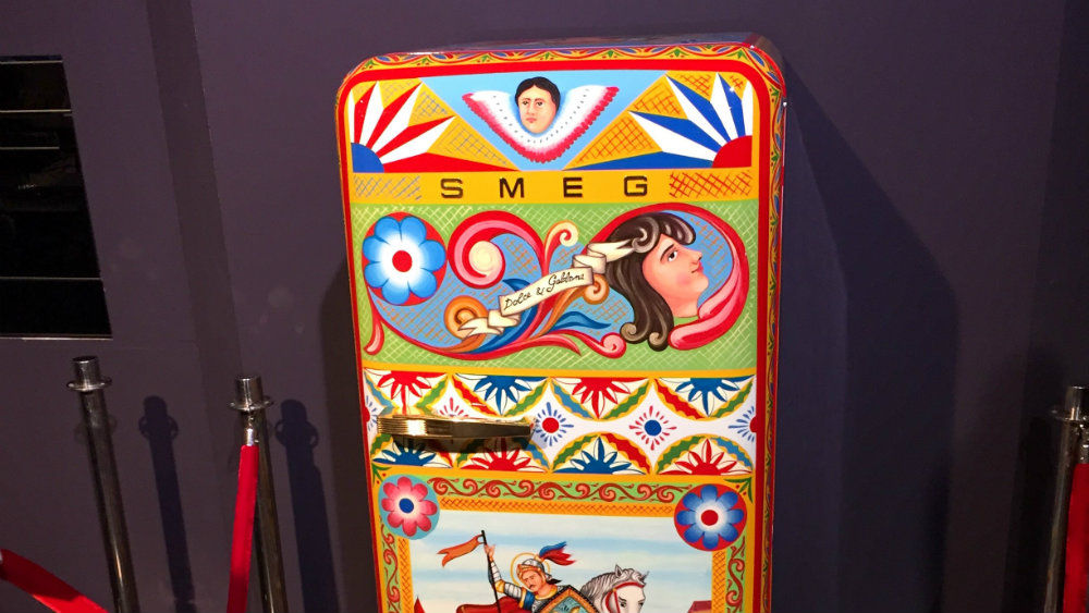 Koliko vredi ekskluzivni božanstveni frižider na sajmu nameštaja? 1