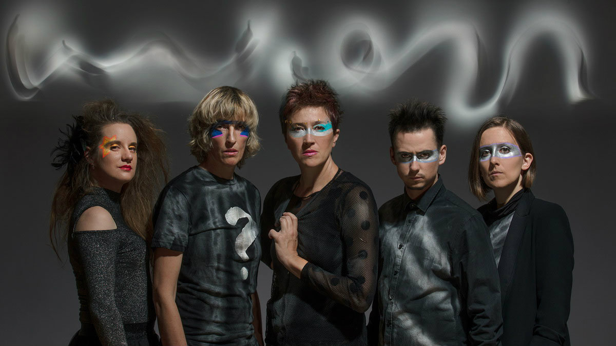 To što "ona" pjeva "njoj" i dalje je nešto čudno 1