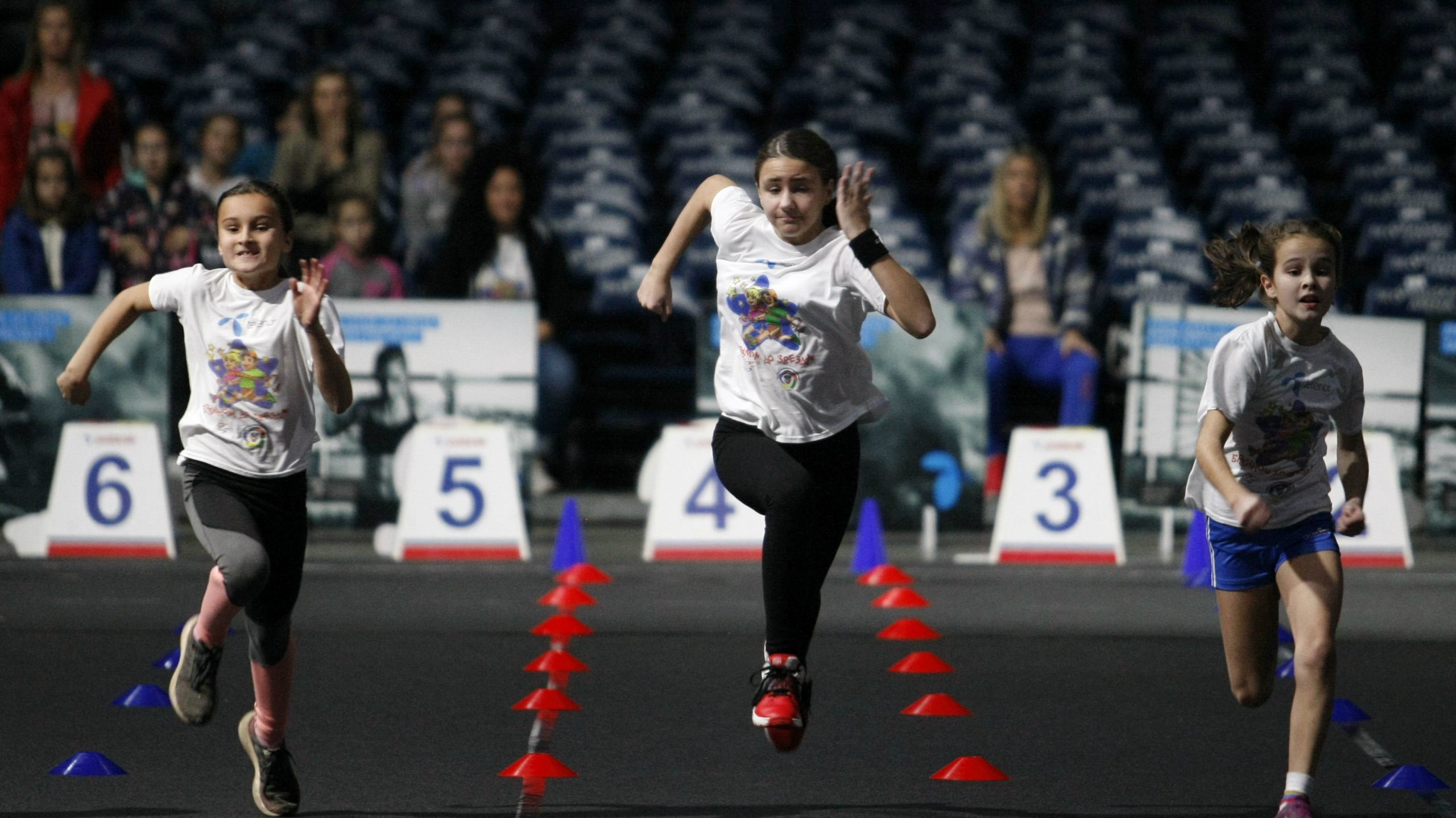 Deca osnovnih beogradskih škola učesnici takmičenja Brzinom do Zvezda 1