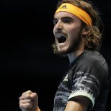 Cicipas pobedio Federera i plasirao se u finale završnog turnira u Londonu 15
