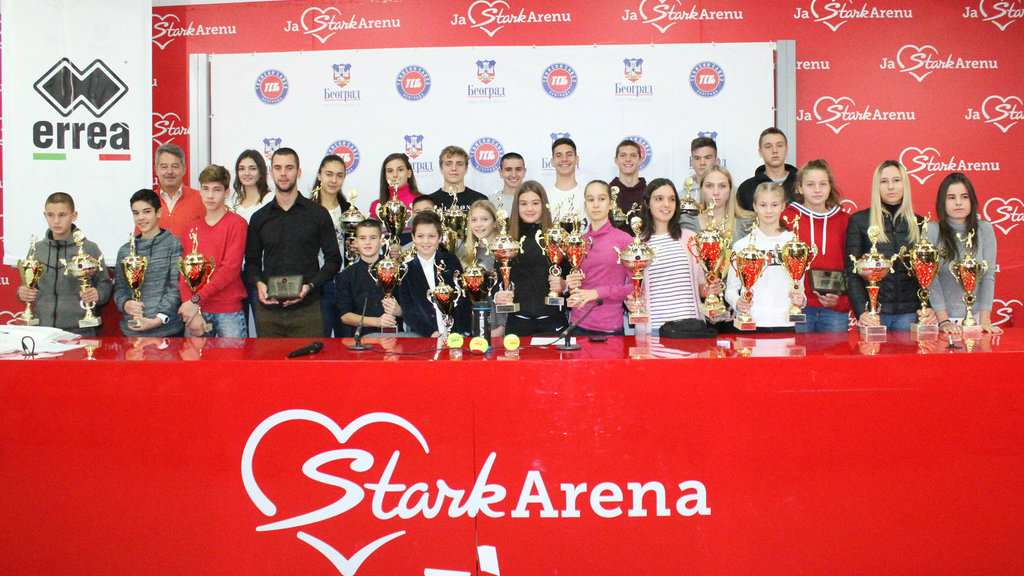 Đere uručio pehare najboljim takmičarima Teniskog saveza Beograda 1