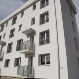 Izbegličke porodice napokon dočekale stanove: Ganc nova zgrada, a unutra – pacovi, izlivena kanalizacija 2