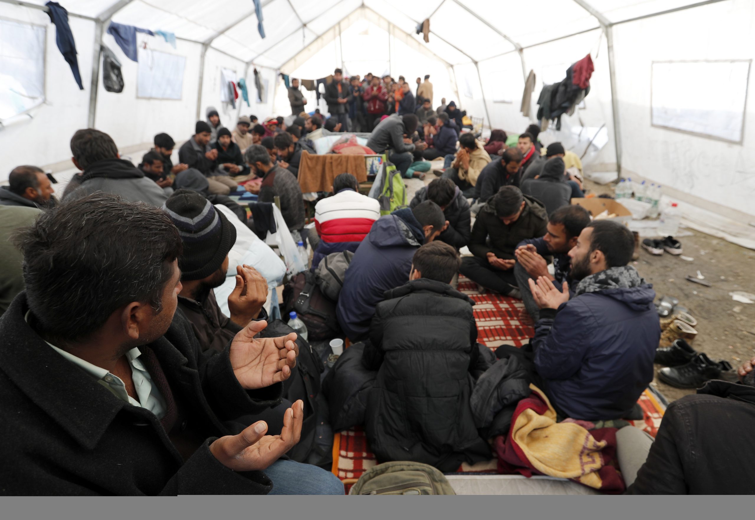 EU: Izbeglički kamp kod Bihaća mora biti ukinut, potreban bolji smeštaj (FOTO) 5