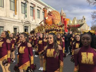 Tradicionalna Njujorška parada za Dan zahvalnosti i ove godine sa velikim balonima (FOTO) 2
