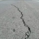 Asfaltirane deonice puta ka graničnom prelazu Vrška Čuka počele da pucaju 4