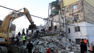 U zemljotresu u Albaniji najmanje 22 mrtvih, tim iz Srbije poslat u pomoć 20